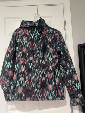 686 Women's Jacket in Black, Teal & Coral Geometric Print size small